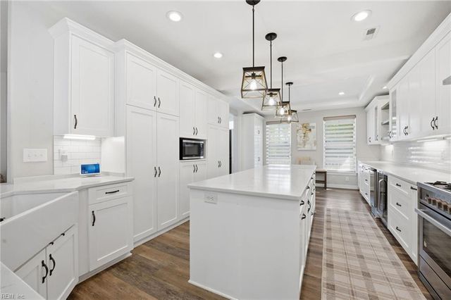2217 Kirkby LN, Virginia Beach, VA 23456