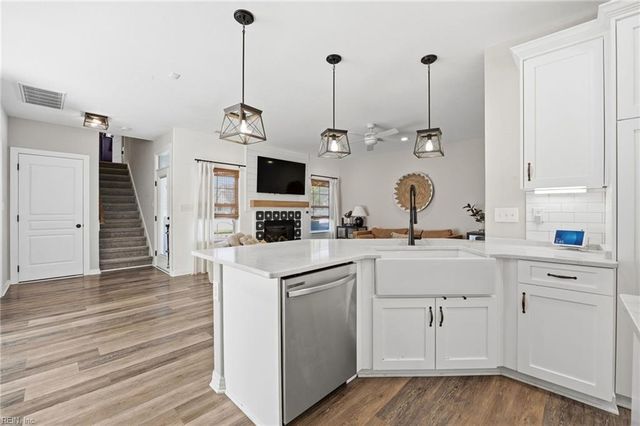 2217 Kirkby LN, Virginia Beach, VA 23456