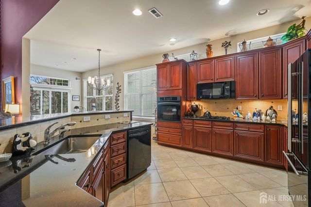 85 Beth Page Drive, Monroe, NJ 08831