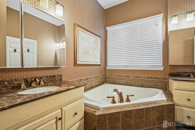 85 Beth Page Drive, Monroe, NJ 08831