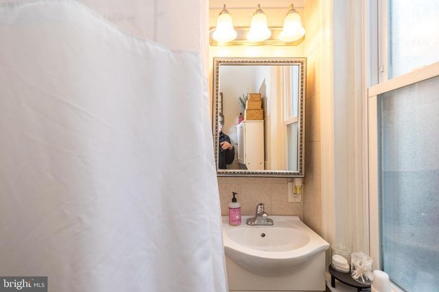 2538 S BANCROFT ST, Philadelphia, PA 19145