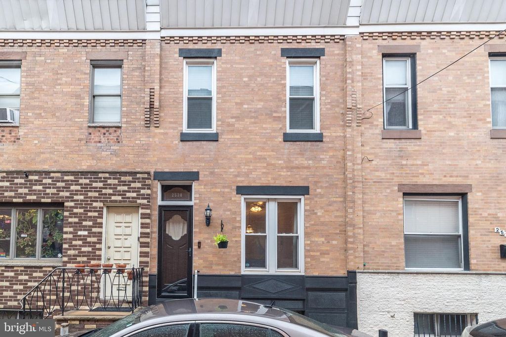 2538 S BANCROFT ST, Philadelphia, PA 19145