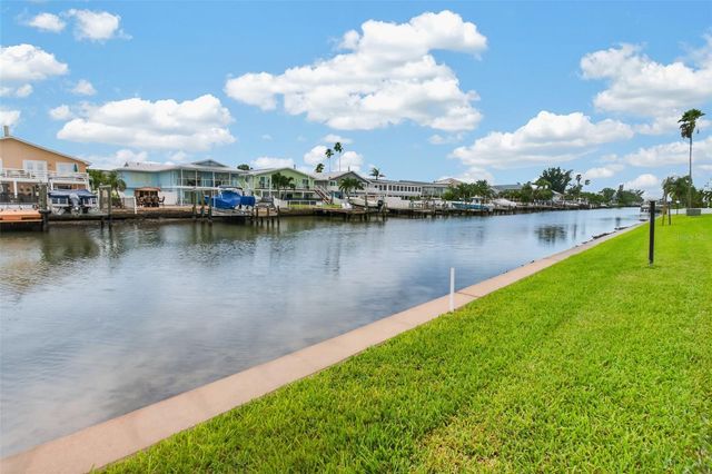 1 WINDRUSH BOULEVARD 65, Indian Rocks Beach, FL 33785