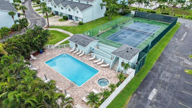 1 WINDRUSH BOULEVARD 65, Indian Rocks Beach, FL 33785