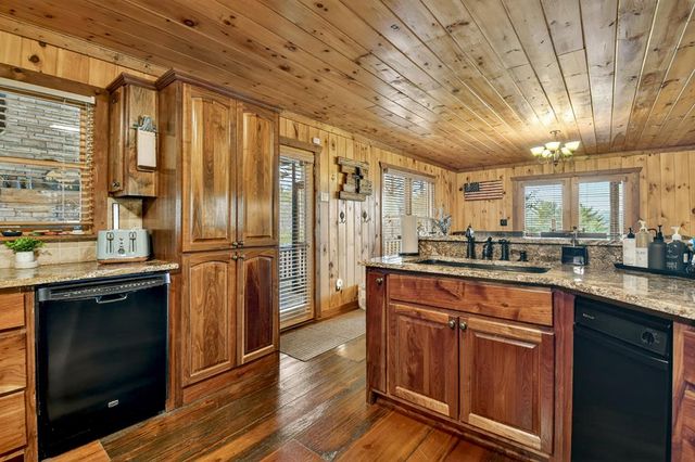 71 Rising Fawn Drive, Mineral Bluff, GA 30559