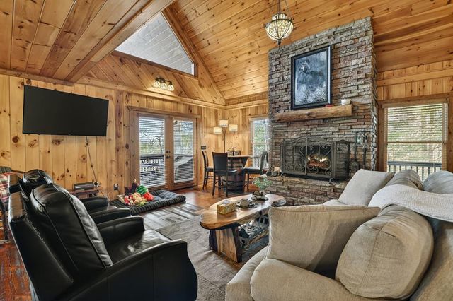 71 Rising Fawn Drive, Mineral Bluff, GA 30559