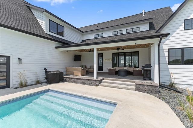 17448 Aurora Drive, Clive, IA 50325
