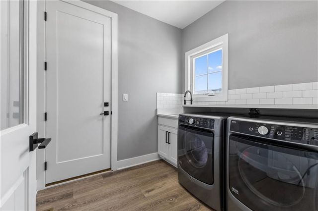 17448 Aurora Drive, Clive, IA 50325