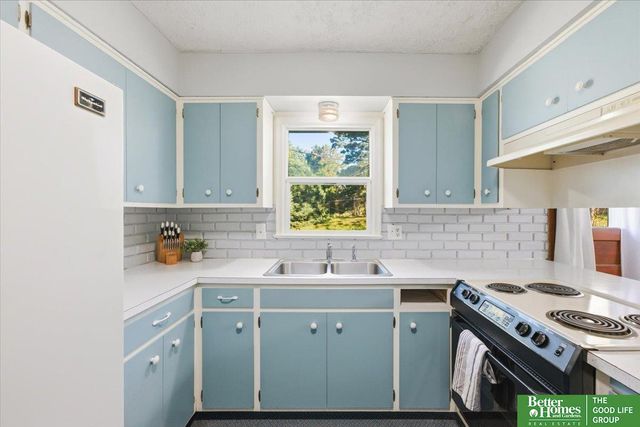 8464 Orchard Avenue, Omaha, NE 68127