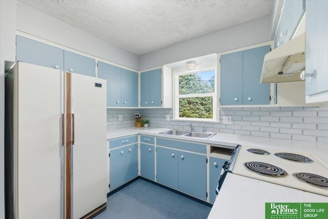 8464 Orchard Avenue, Omaha, NE 68127