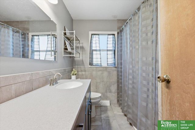 8464 Orchard Avenue, Omaha, NE 68127