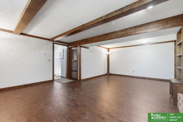 8464 Orchard Avenue, Omaha, NE 68127