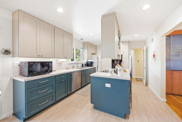 271 Calle Higuera, Camarillo, CA 93010