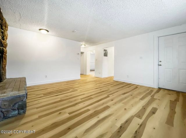 3637 Thompson Avenue, Anchorage, AK 99508