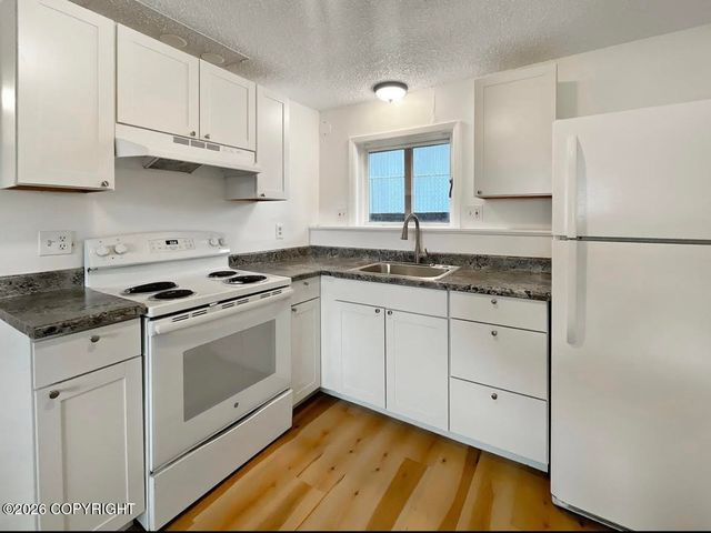 3637 Thompson Avenue, Anchorage, AK 99508