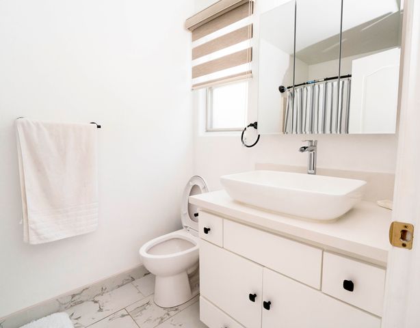 1502 W River Avenue, Porterville, CA 93257