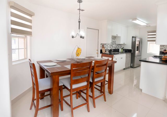 1502 W River Avenue, Porterville, CA 93257