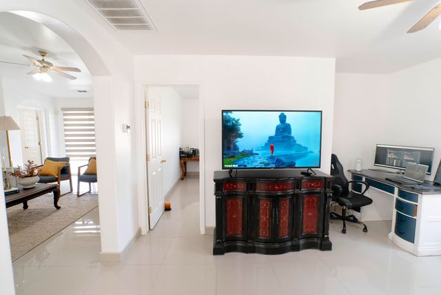 1502 W River Avenue, Porterville, CA 93257