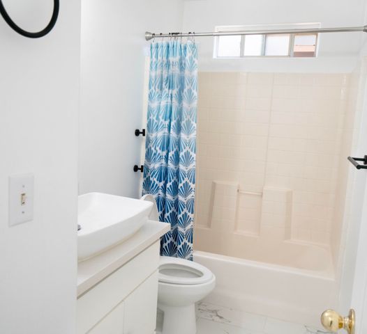 1502 W River Avenue, Porterville, CA 93257