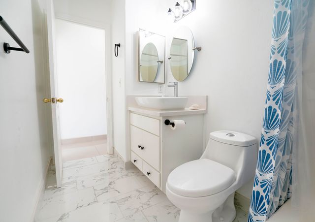 1502 W River Avenue, Porterville, CA 93257