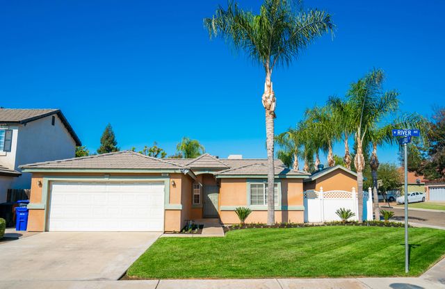 1502 W River Avenue, Porterville, CA 93257