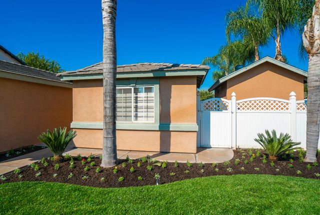 1502 W River Avenue, Porterville, CA 93257