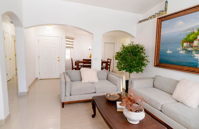 1502 W River Avenue, Porterville, CA 93257