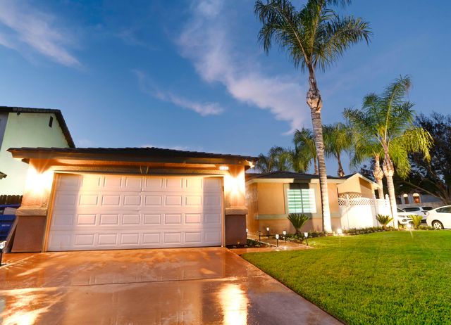 1502 W River Avenue, Porterville, CA 93257