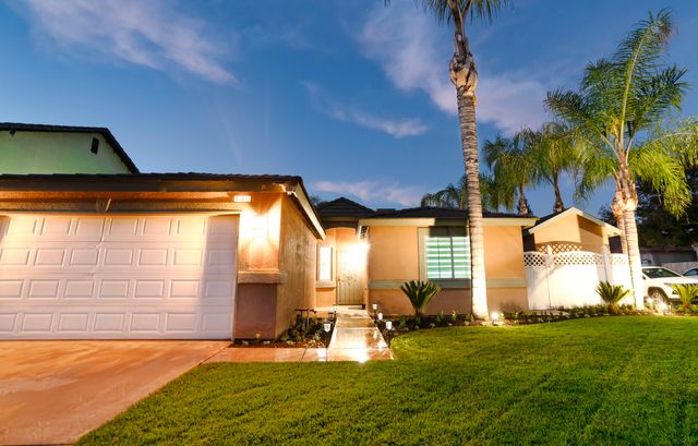 1502 W River Avenue, Porterville, CA 93257