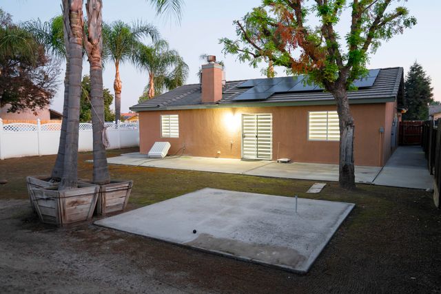 1502 W River Avenue, Porterville, CA 93257