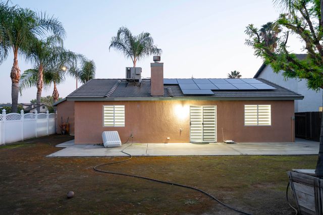 1502 W River Avenue, Porterville, CA 93257