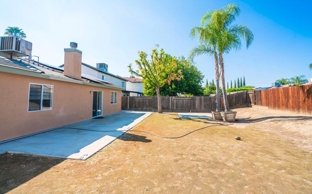 1502 W River Avenue, Porterville, CA 93257