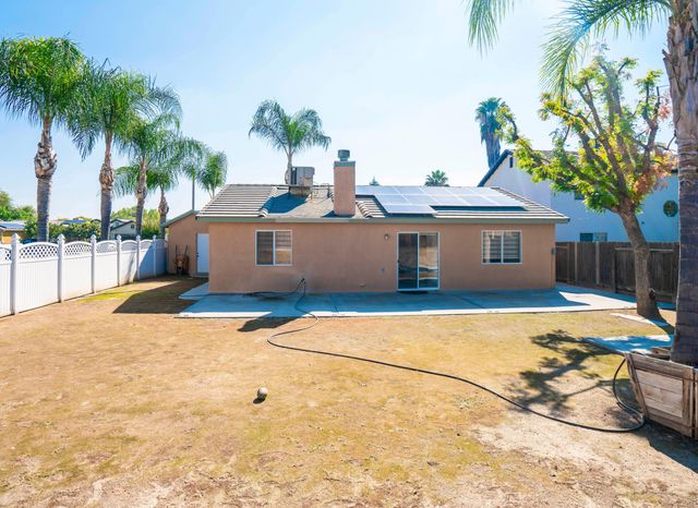 1502 W River Avenue, Porterville, CA 93257