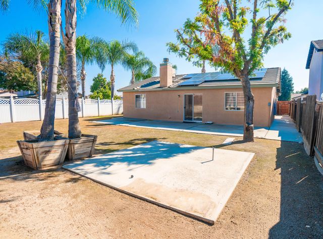 1502 W River Avenue, Porterville, CA 93257