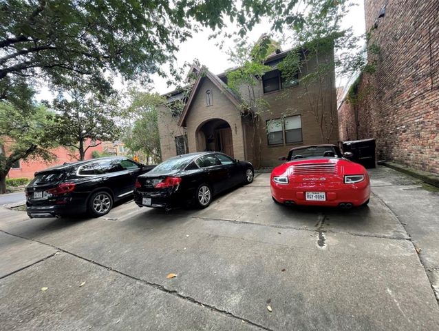 1901 Brun Street C, Houston, TX 77019