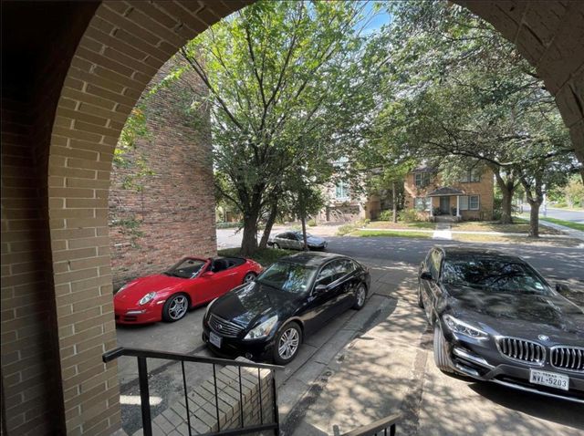 1901 Brun Street C, Houston, TX 77019