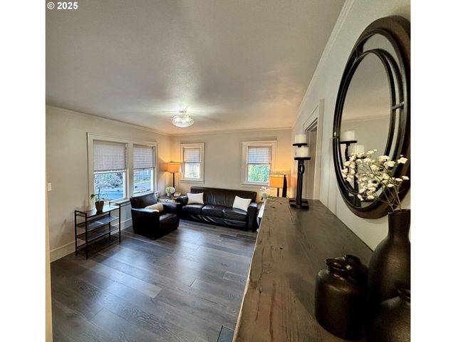 4201 Se HAROLD St, Portland, OR 97206