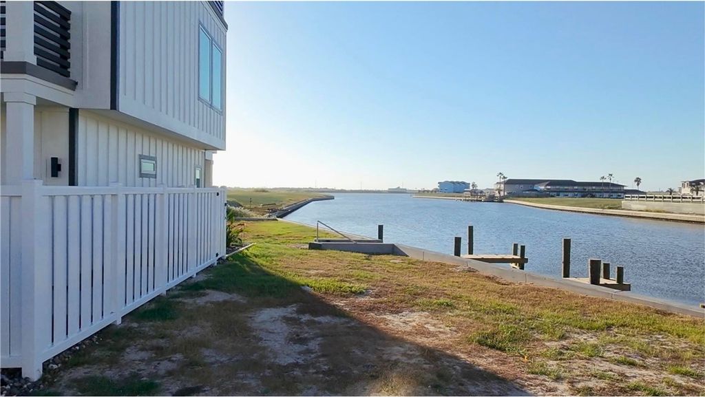 14923 Leeward Dr, Corpus Christi, TX 78418 — photo 3