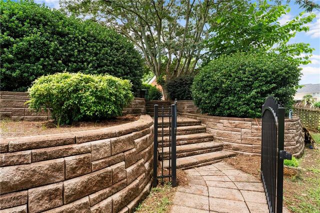 8 Limerick Court, Cartersville, GA 30120