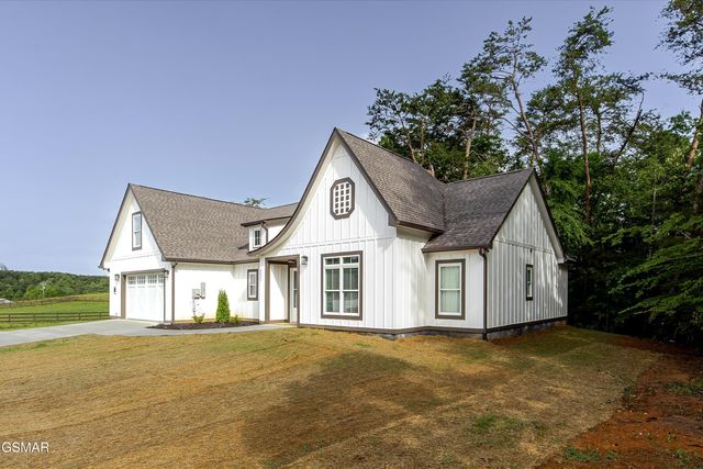 2421 Iron Forge Way, Sevierville, TN 37876