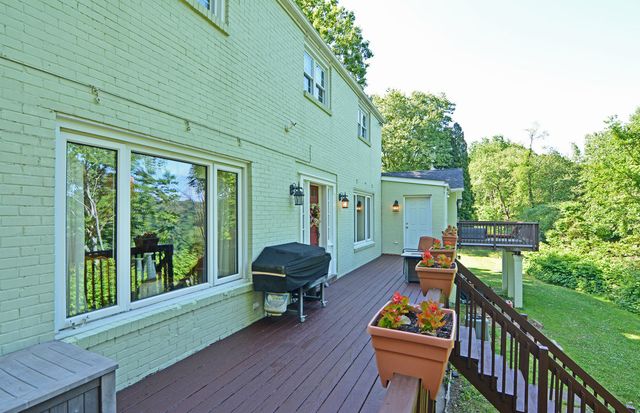 110 Chapel Knoll DRIVE, Fox Chapel, PA 15238