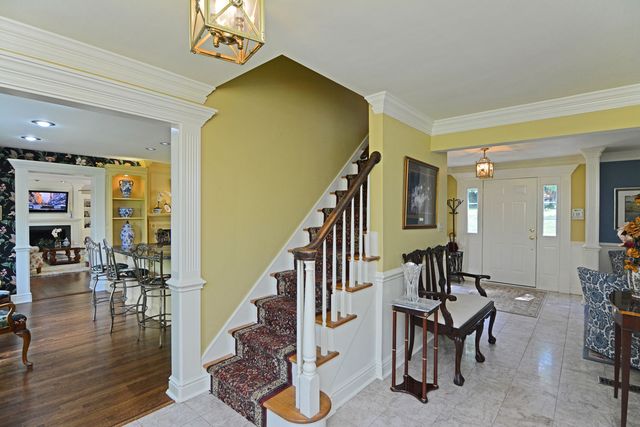110 Chapel Knoll DRIVE, Fox Chapel, PA 15238