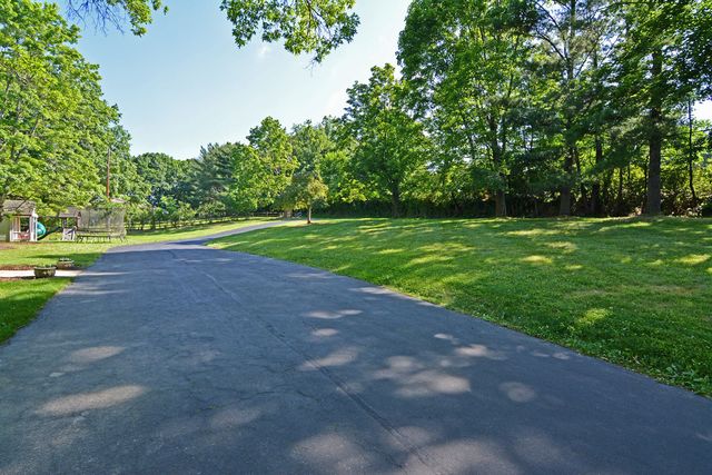 110 Chapel Knoll DRIVE, Fox Chapel, PA 15238