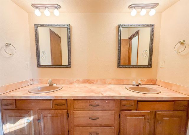 3622 Wynn Circle, Edmond, OK 73013