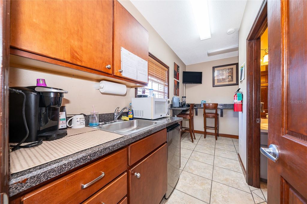 Image 18 of property listing at Address unavailable.