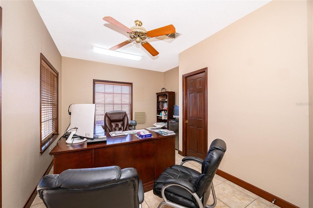 Image 6 of property listing at Address unavailable.