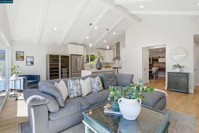 930 930 Pinto Ct, Walnut Creek, CA 94596