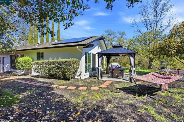 930 930 Pinto Ct, Walnut Creek, CA 94596