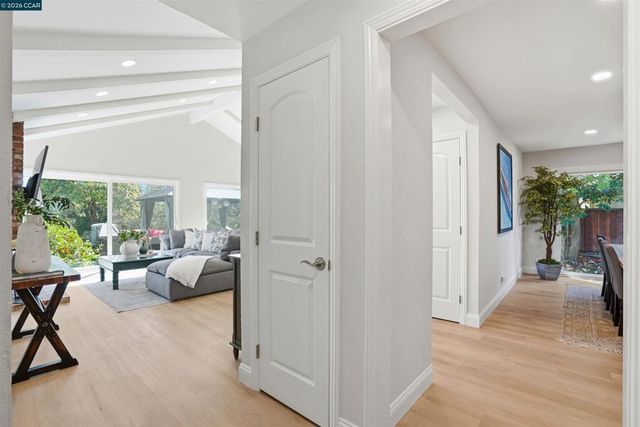 930 930 Pinto Ct, Walnut Creek, CA 94596