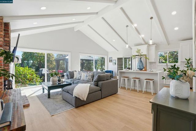 930 930 Pinto Ct, Walnut Creek, CA 94596